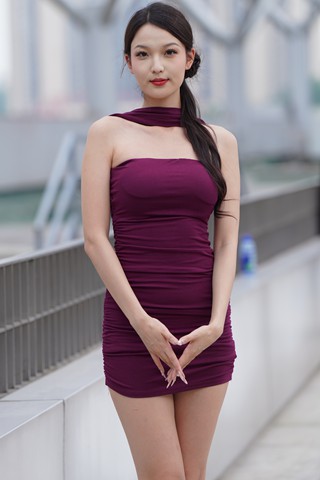 性感超短紧身包臀裙美女