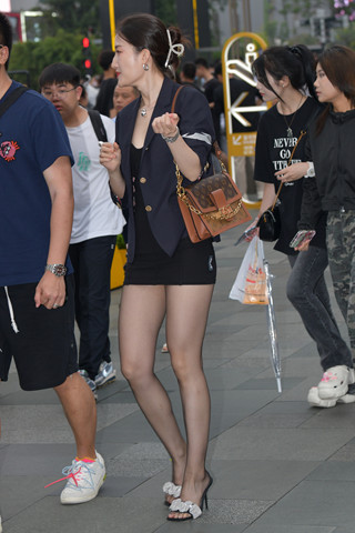 极品超薄丝轻熟美女姐姐