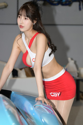 超短紧致包臀裙，油亮丝美女